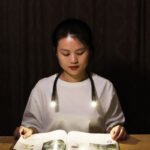 portable neck reading light