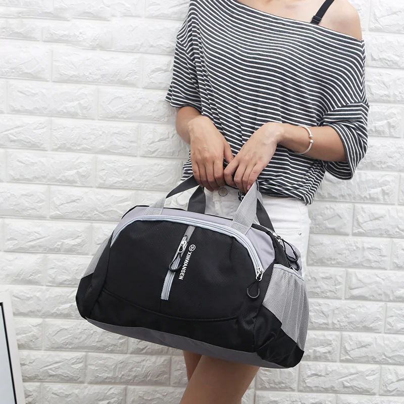 women’s leisure travel bag